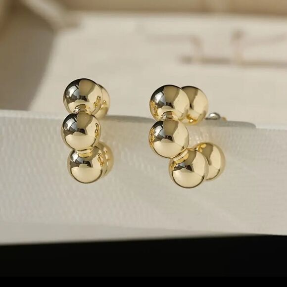Geometric Sphere Ball C-Shaped Earrings Gold or Silver Tone - Picture 5 of 9